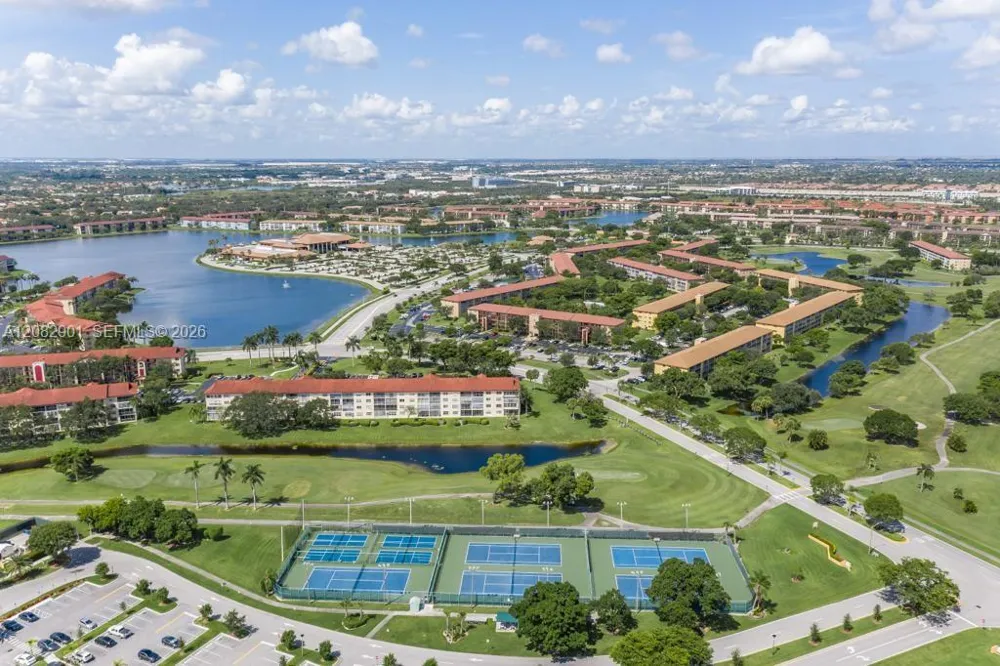 550 SW 138th Ave #402K Pembroke Pines, FL 33027