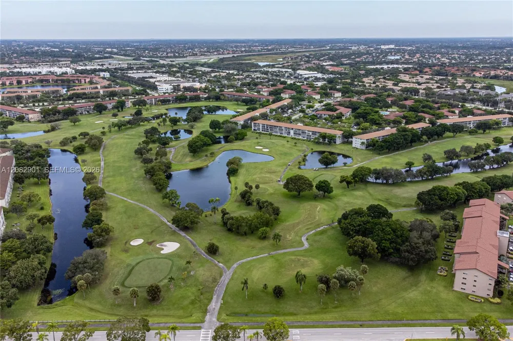 550 SW 138th Ave #402K Pembroke Pines, FL 33027