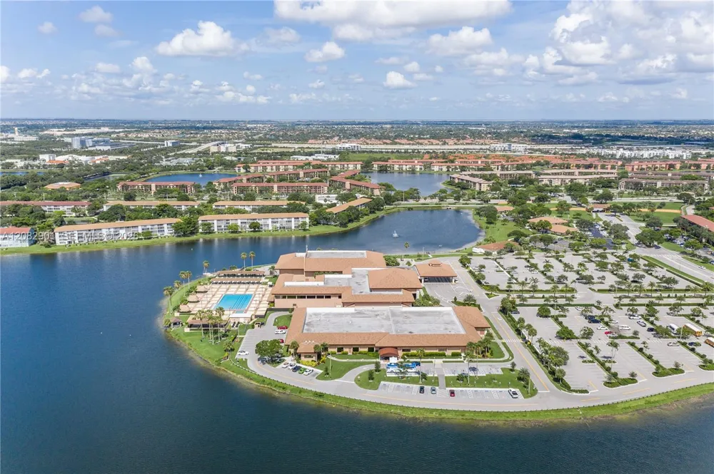 550 SW 138th Ave #402K Pembroke Pines, FL 33027