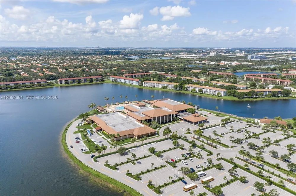 550 SW 138th Ave #402K Pembroke Pines, FL 33027