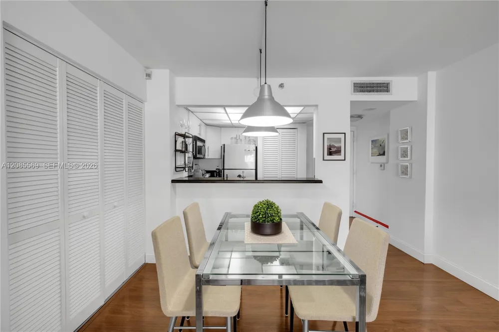 540 Brickell Key Dr #1514 Miami, FL 33131