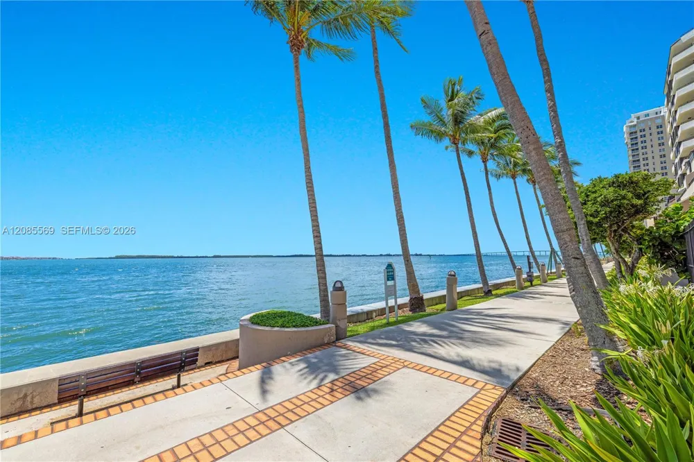 540 Brickell Key Dr #1514 Miami, FL 33131