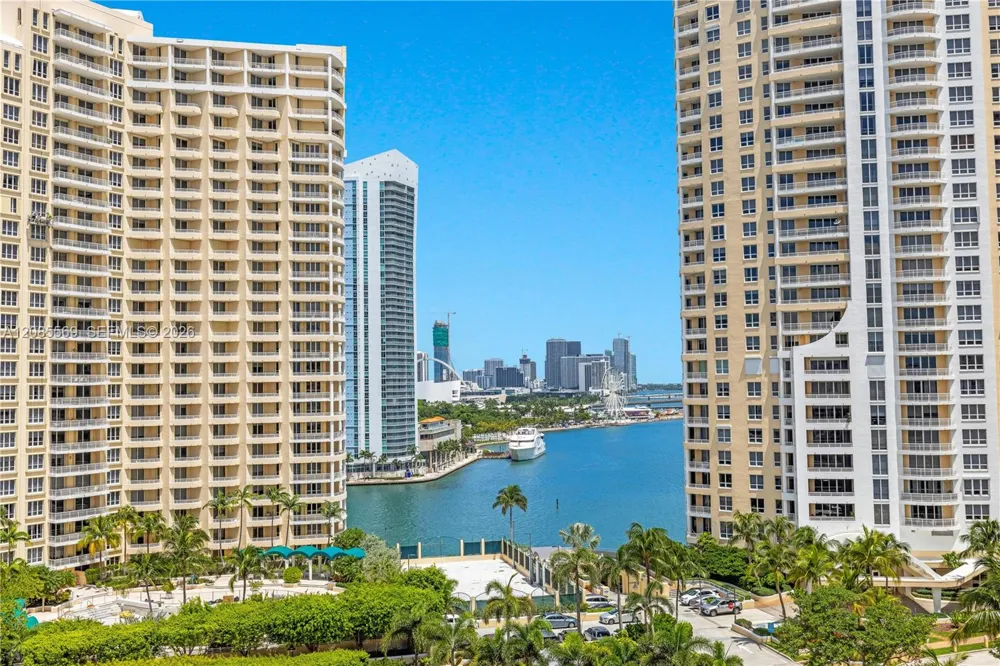 540 Brickell Key Dr #1514 Miami, FL 33131