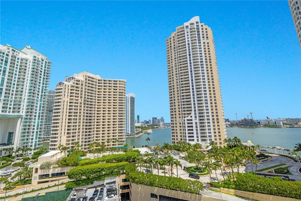 540 Brickell Key Dr #1514 Miami, FL 33131