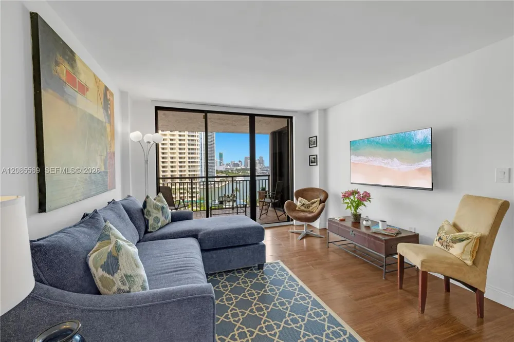 540 Brickell Key Dr #1514 Miami, FL 33131