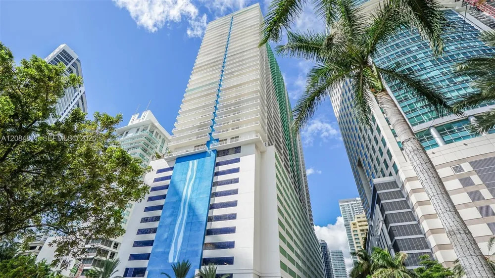 1200 Brickell Bay Dr #3620 Miami, FL 33131