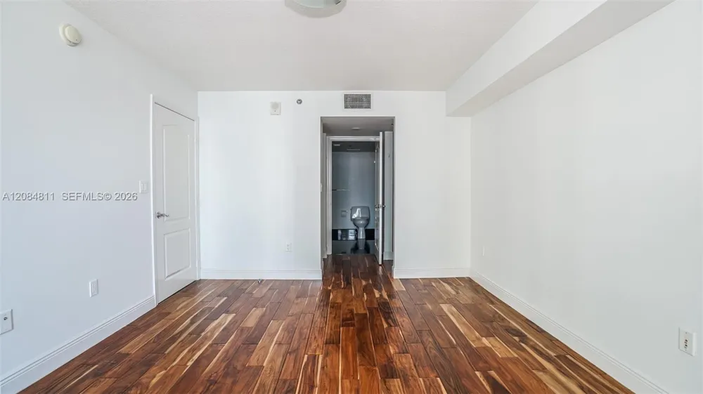 1200 Brickell Bay Dr #3620 Miami, FL 33131