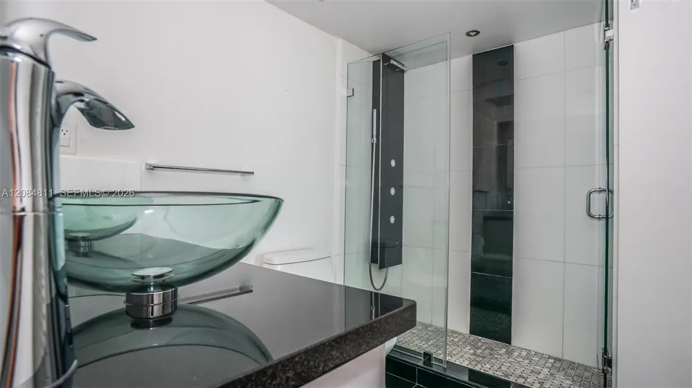 1200 Brickell Bay Dr #3620 Miami, FL 33131