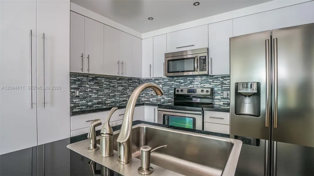 1200 Brickell Bay Dr #3620 Miami, FL 33131