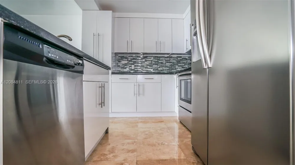 1200 Brickell Bay Dr #3620 Miami, FL 33131