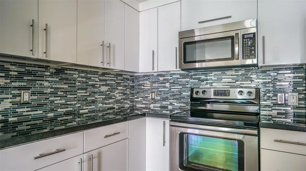 1200 Brickell Bay Dr #3620 Miami, FL 33131