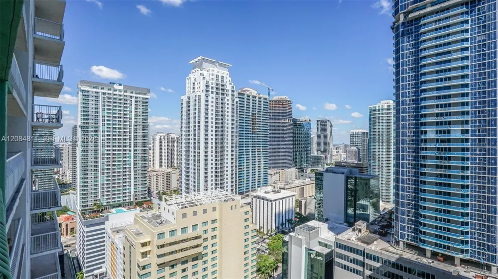 1200 Brickell Bay Dr #3620 Miami, FL 33131