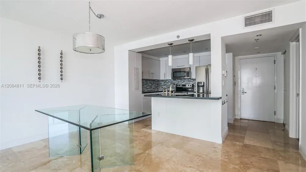 1200 Brickell Bay Dr #3620 Miami, FL 33131