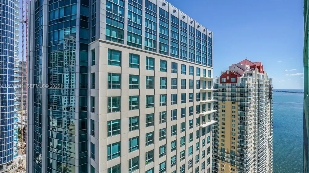 1200 Brickell Bay Dr #3620 Miami, FL 33131