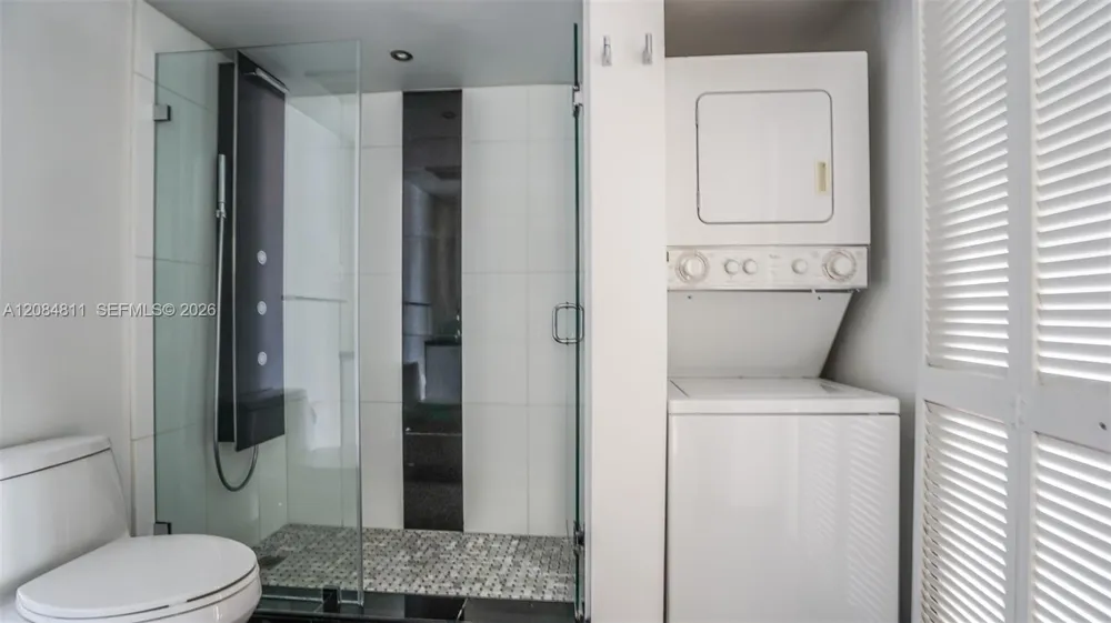1200 Brickell Bay Dr #3620 Miami, FL 33131