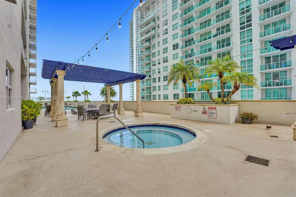 1200 Brickell Bay Dr #3620 Miami, FL 33131