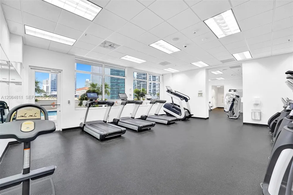 1200 Brickell Bay Dr #3620 Miami, FL 33131