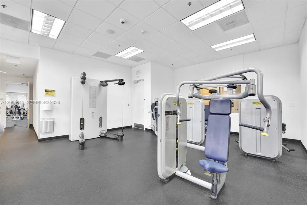 1200 Brickell Bay Dr #3620 Miami, FL 33131