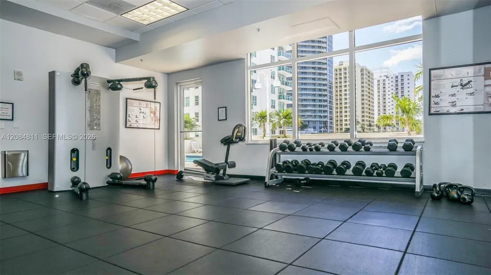 1200 Brickell Bay Dr #3620 Miami, FL 33131