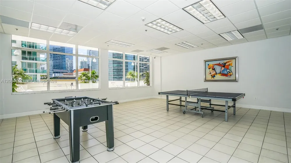 1200 Brickell Bay Dr #3620 Miami, FL 33131