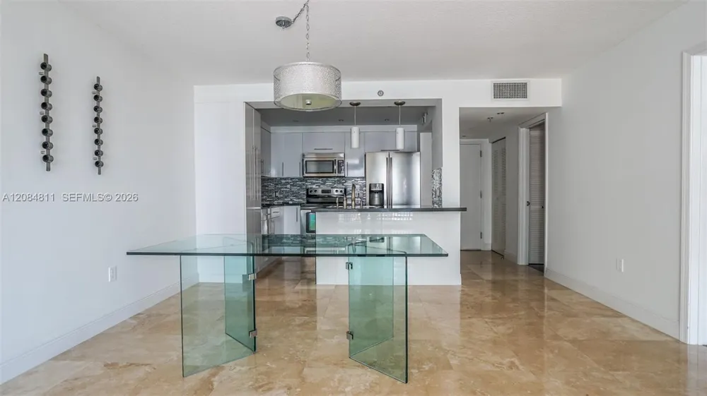 1200 Brickell Bay Dr #3620 Miami, FL 33131