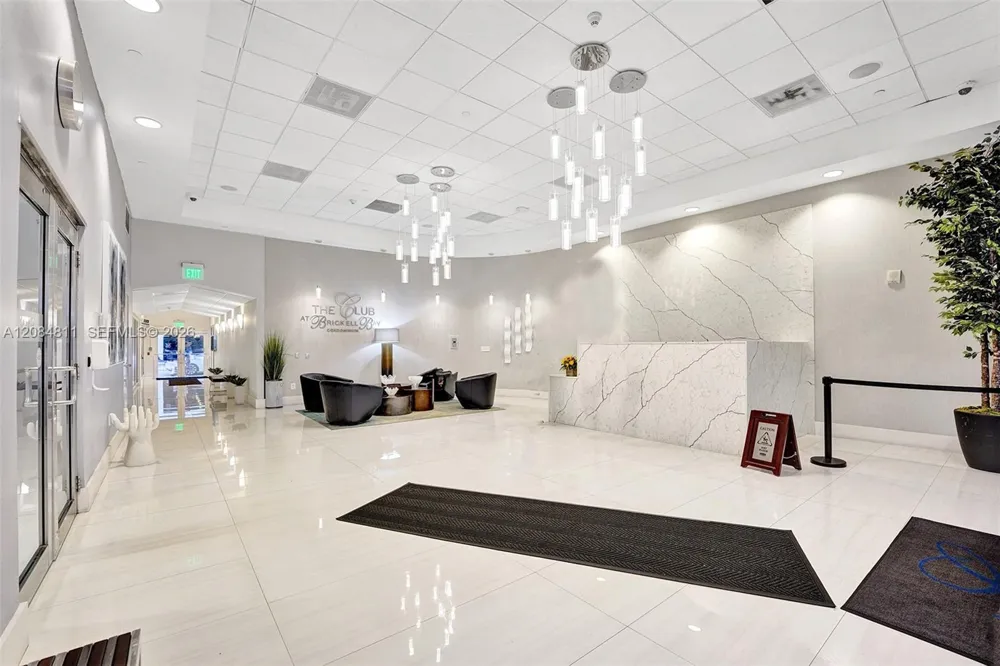 1200 Brickell Bay Dr #3620 Miami, FL 33131