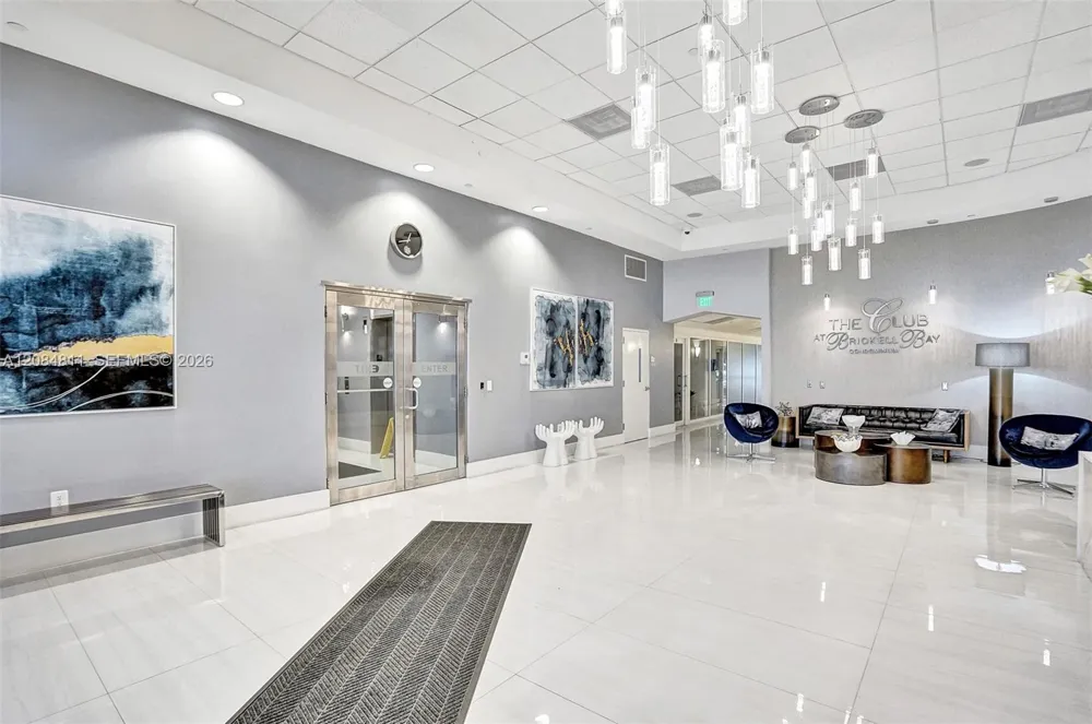 1200 Brickell Bay Dr #3620 Miami, FL 33131
