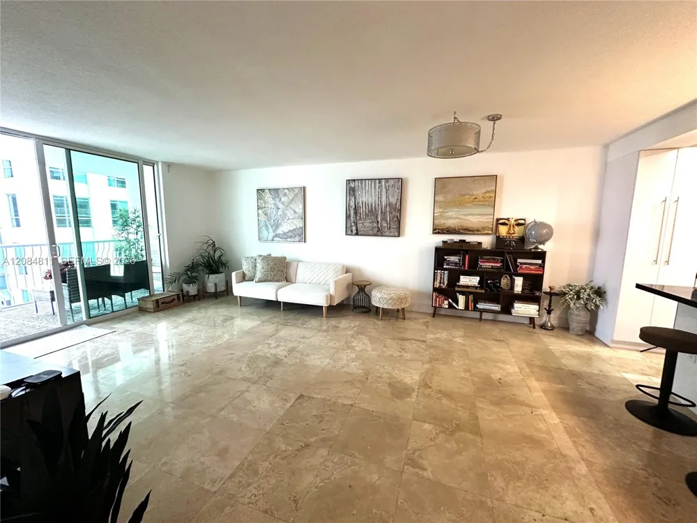 1200 Brickell Bay Dr #3620 Miami, FL 33131