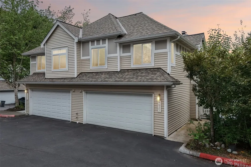 6625 SE Cougar Mountain Way #2 Bellevue, WA 98006