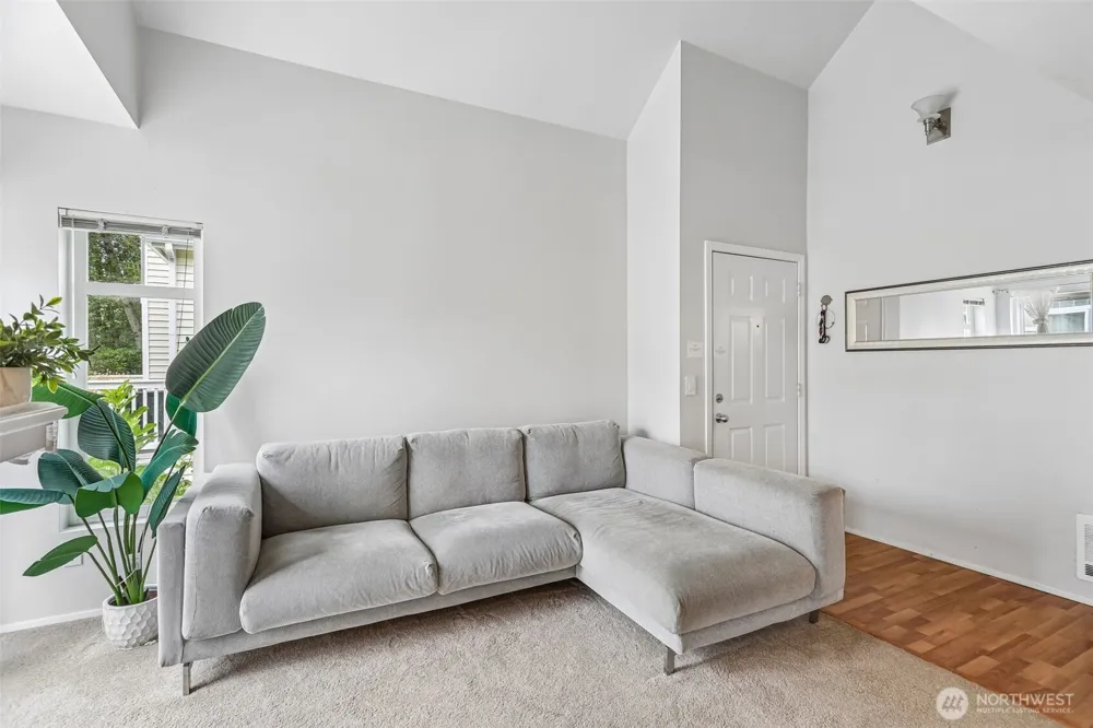 6625 SE Cougar Mountain Way #2 Bellevue, WA 98006