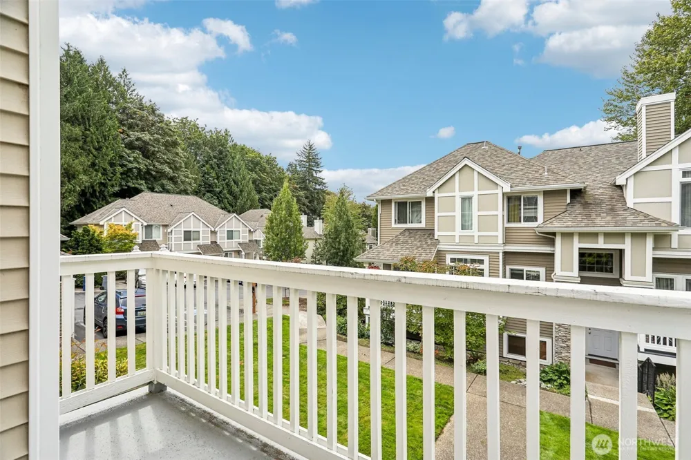 6625 SE Cougar Mountain Way #2 Bellevue, WA 98006