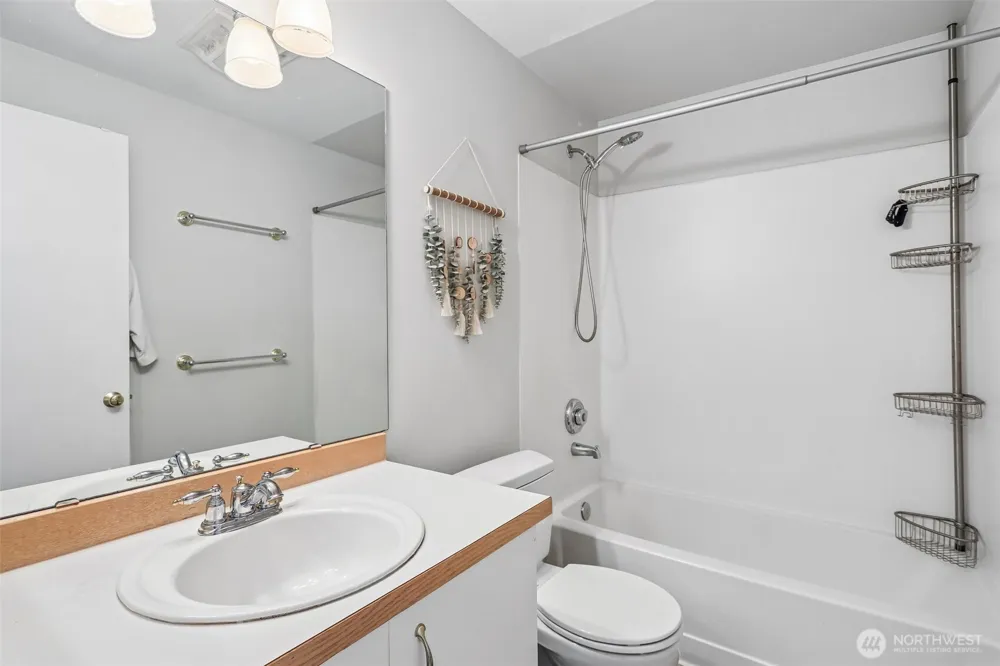 6625 SE Cougar Mountain Way #2 Bellevue, WA 98006