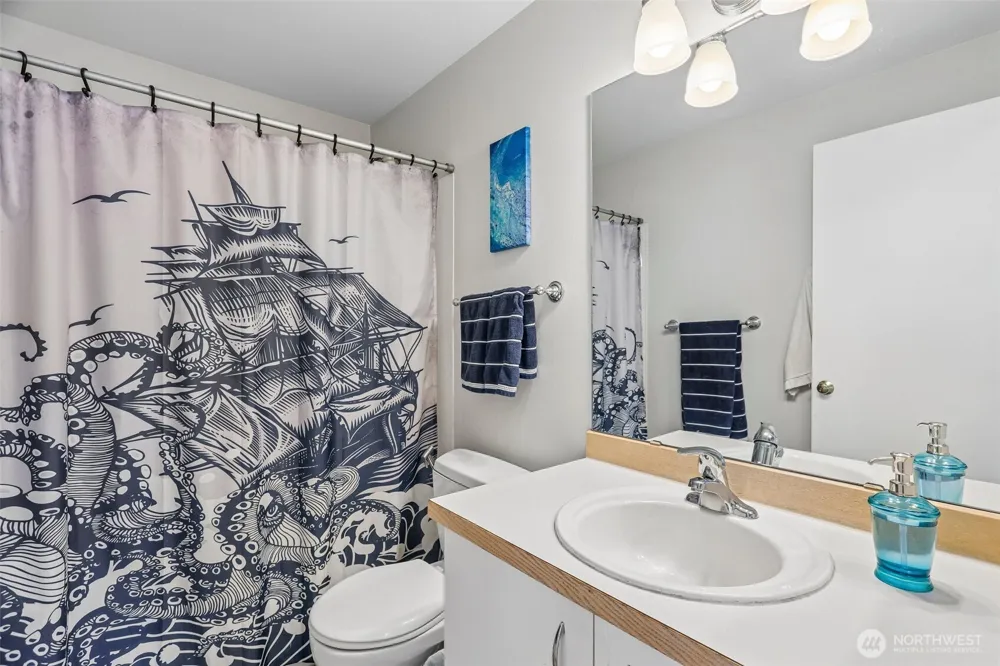 6625 SE Cougar Mountain Way #2 Bellevue, WA 98006