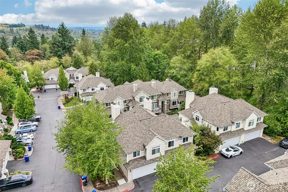 6625 SE Cougar Mountain Way #2 Bellevue, WA 98006