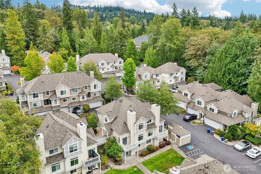 6625 SE Cougar Mountain Way #2 Bellevue, WA 98006