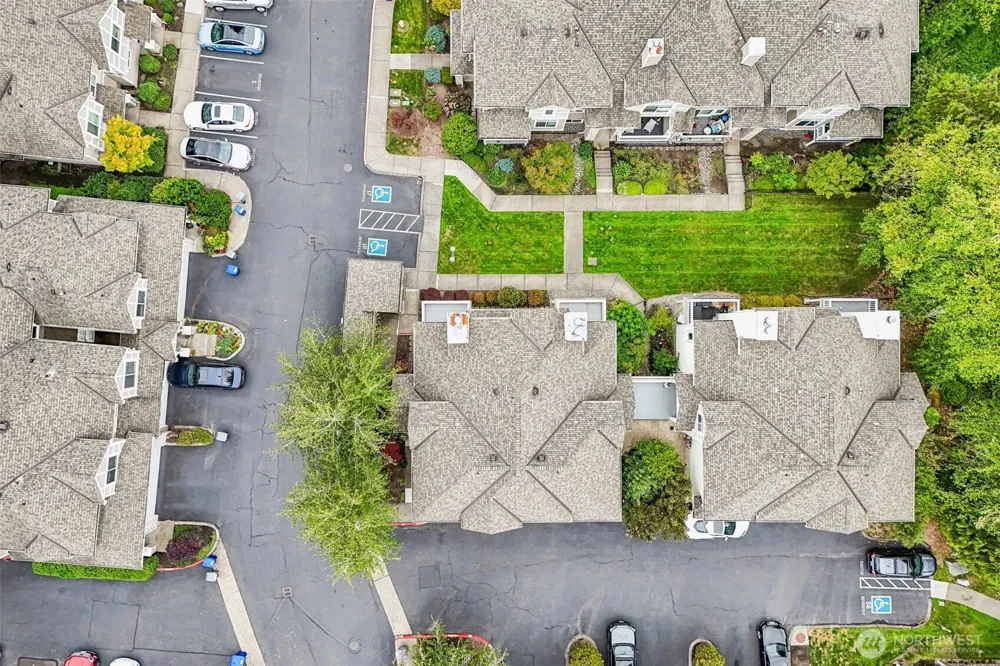 6625 SE Cougar Mountain Way #2 Bellevue, WA 98006