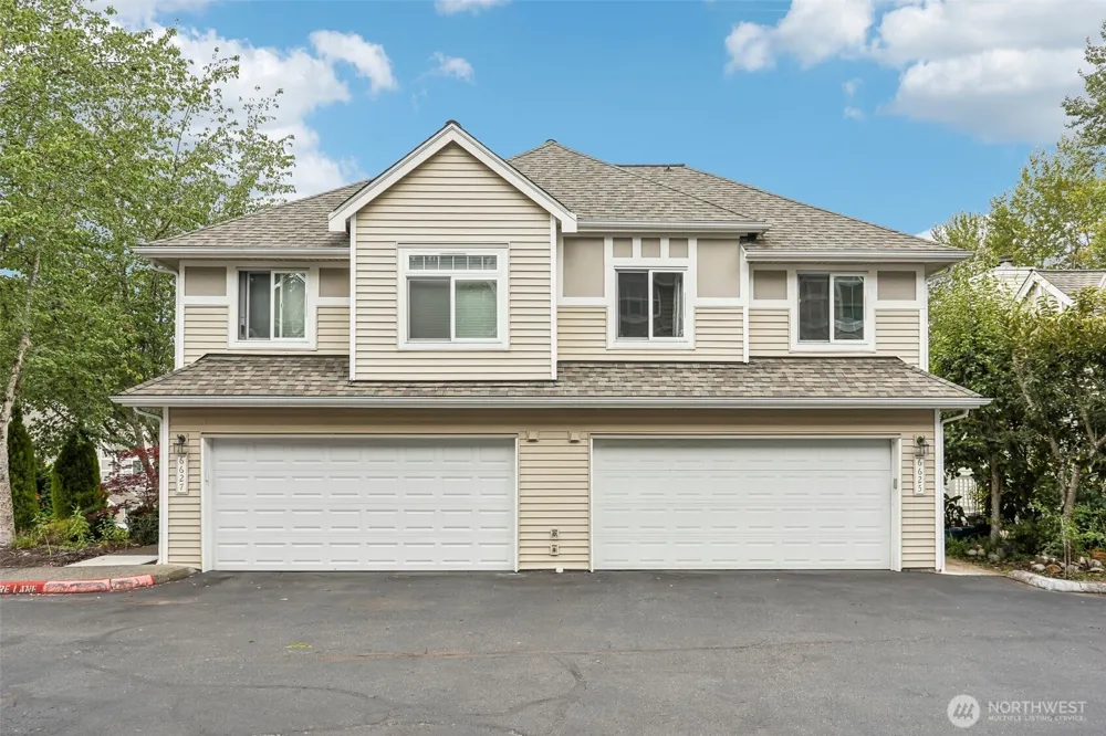 6625 SE Cougar Mountain Way #2 Bellevue, WA 98006