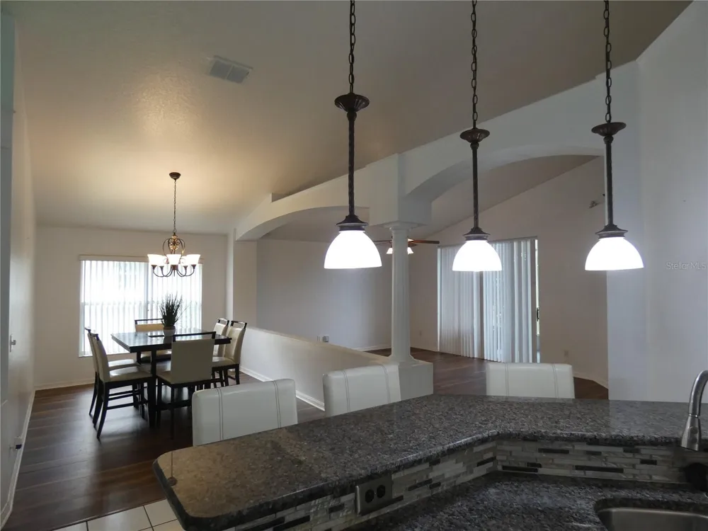 1728 TEALBRIAR AVENUE Oviedo, FL 32765