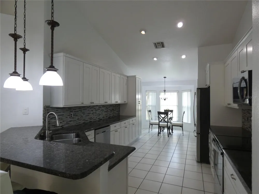 1728 TEALBRIAR AVENUE Oviedo, FL 32765