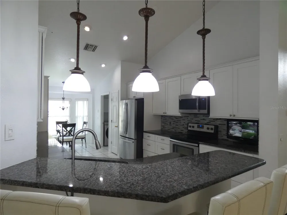 1728 TEALBRIAR AVENUE Oviedo, FL 32765