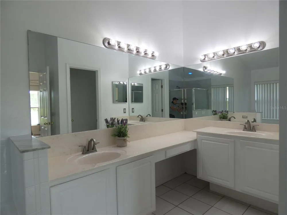 1728 TEALBRIAR AVENUE Oviedo, FL 32765