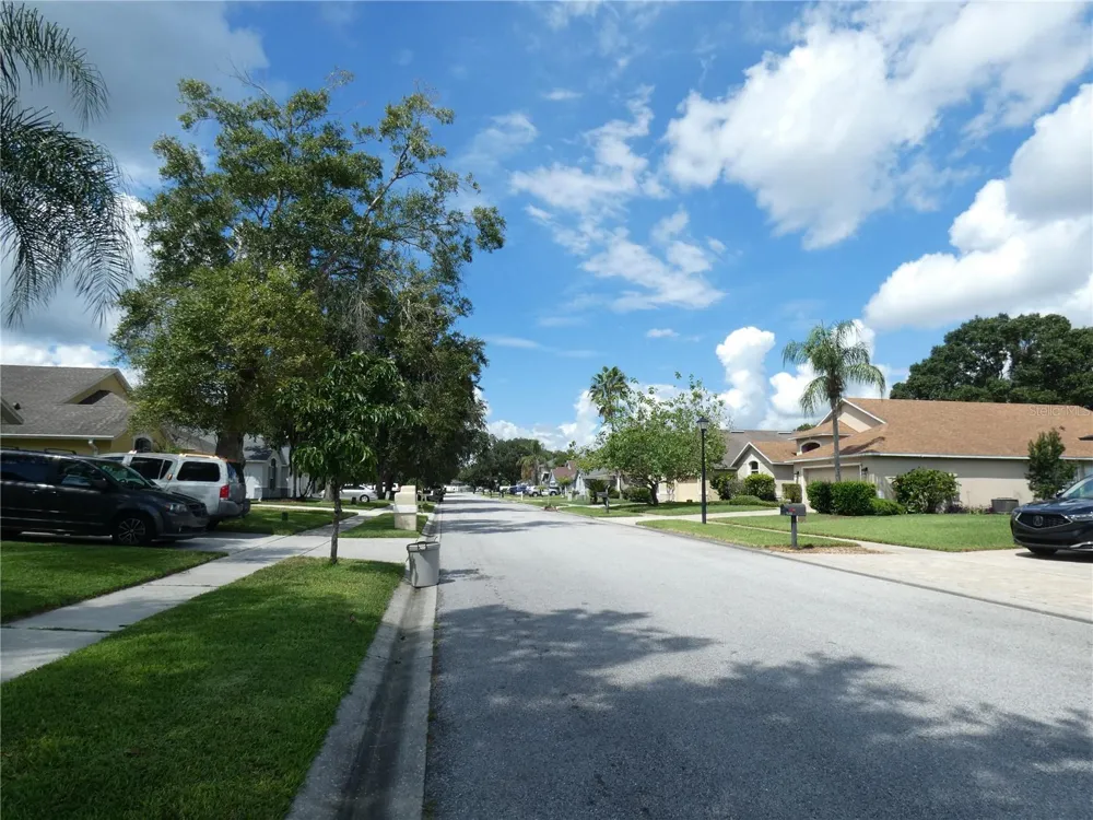 1728 TEALBRIAR AVENUE Oviedo, FL 32765