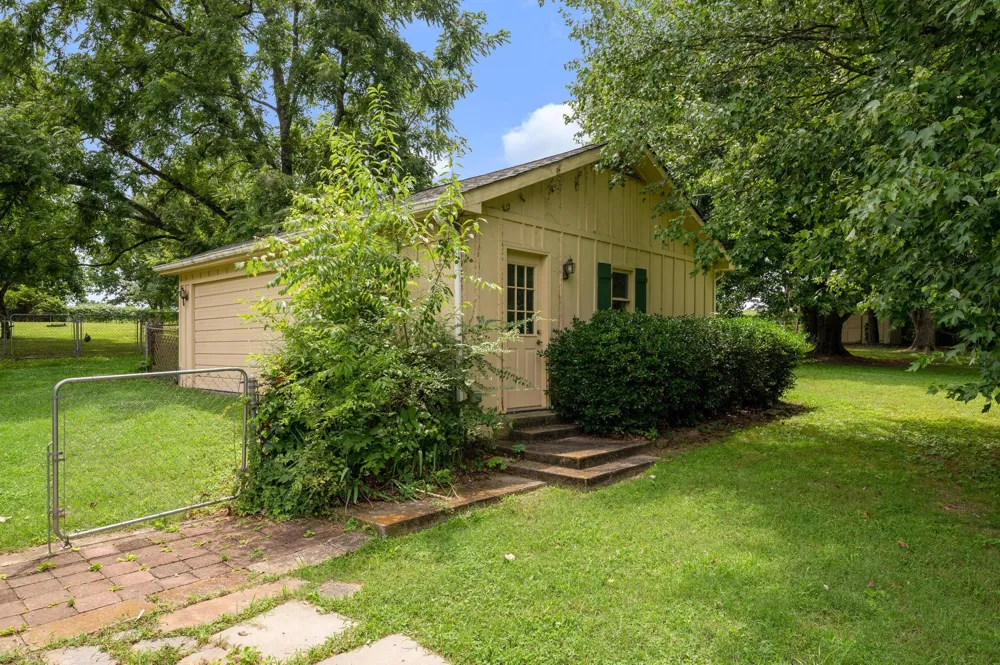 908 Lewisburg Pike Franklin, TN 37064
