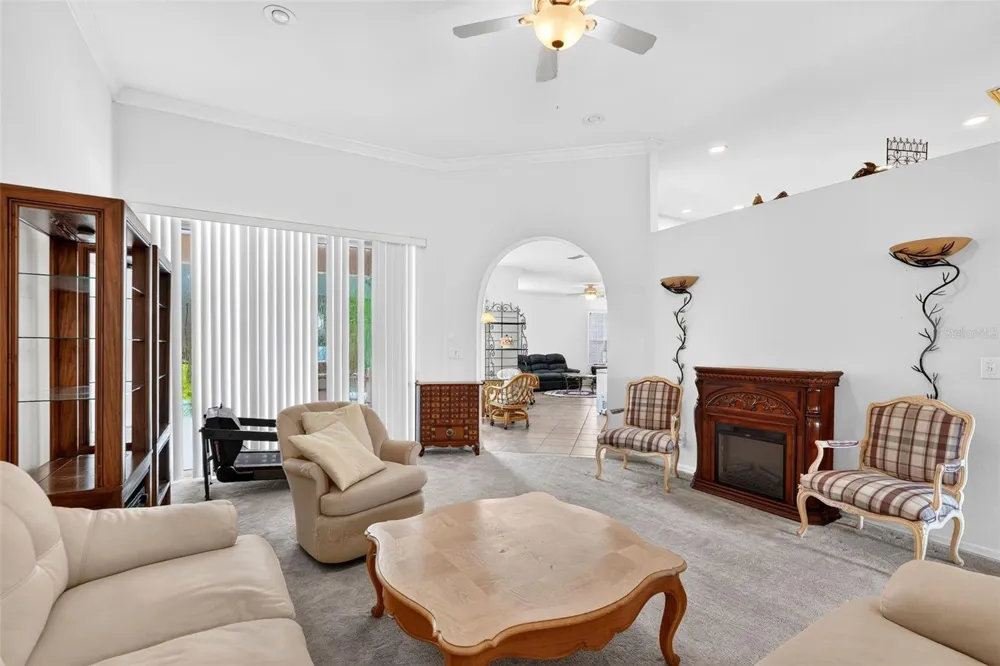 1322 WESTERN PINE CIRCLE Sarasota, FL 34240