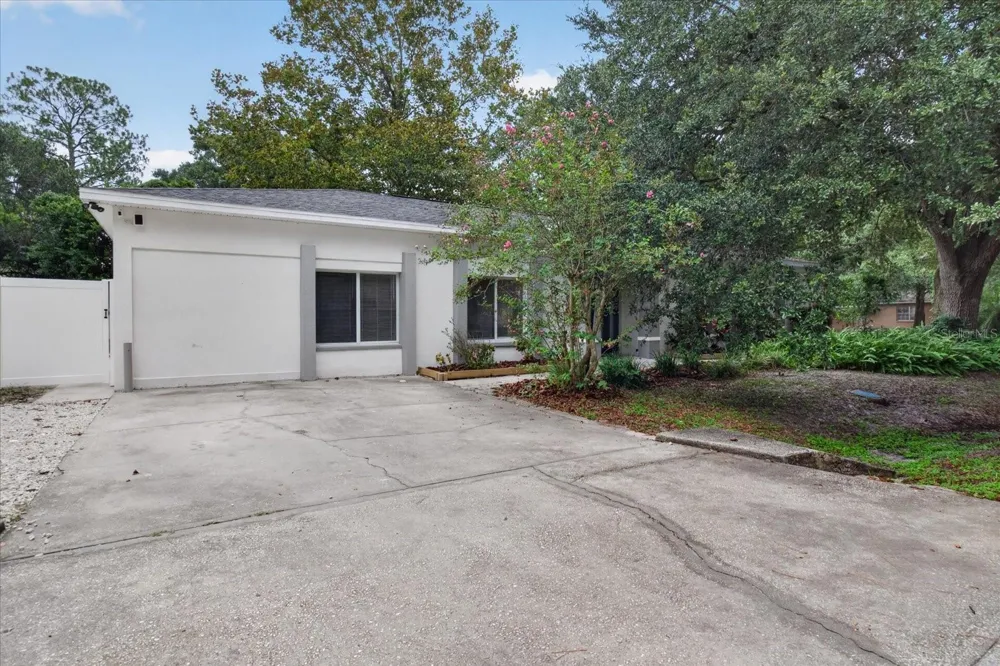 5114 CHILKOOT STREET Tampa, FL 33617