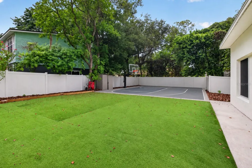 5114 CHILKOOT STREET Tampa, FL 33617