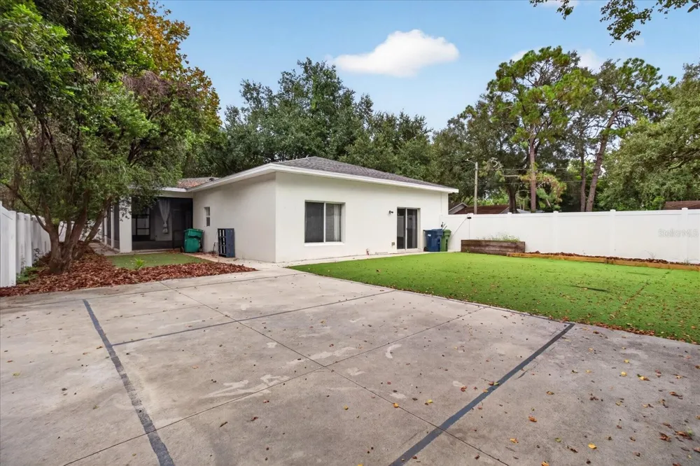 5114 CHILKOOT STREET Tampa, FL 33617