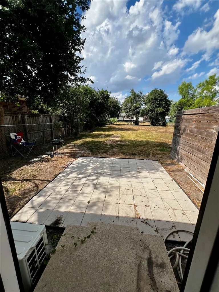 409 E 5th Street #1 Alice, TX 78332
