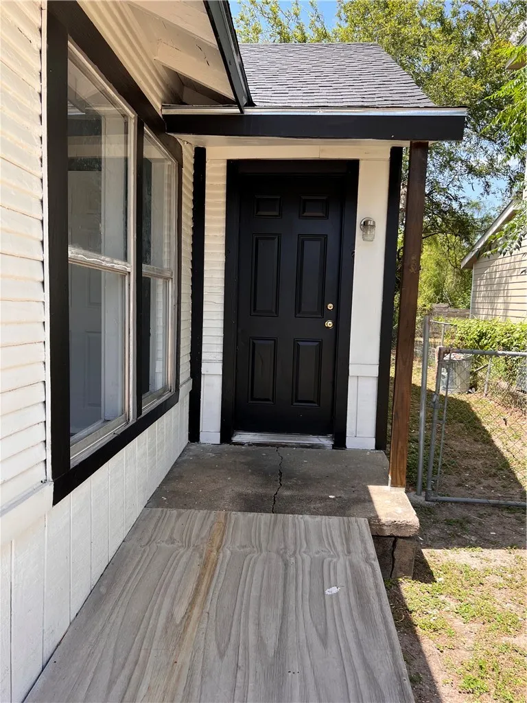 409 E 5th Street #1 Alice, TX 78332