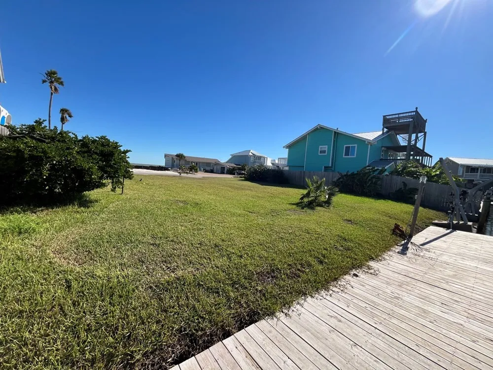 1859 Bay Shore Drive Rockport, TX 78382